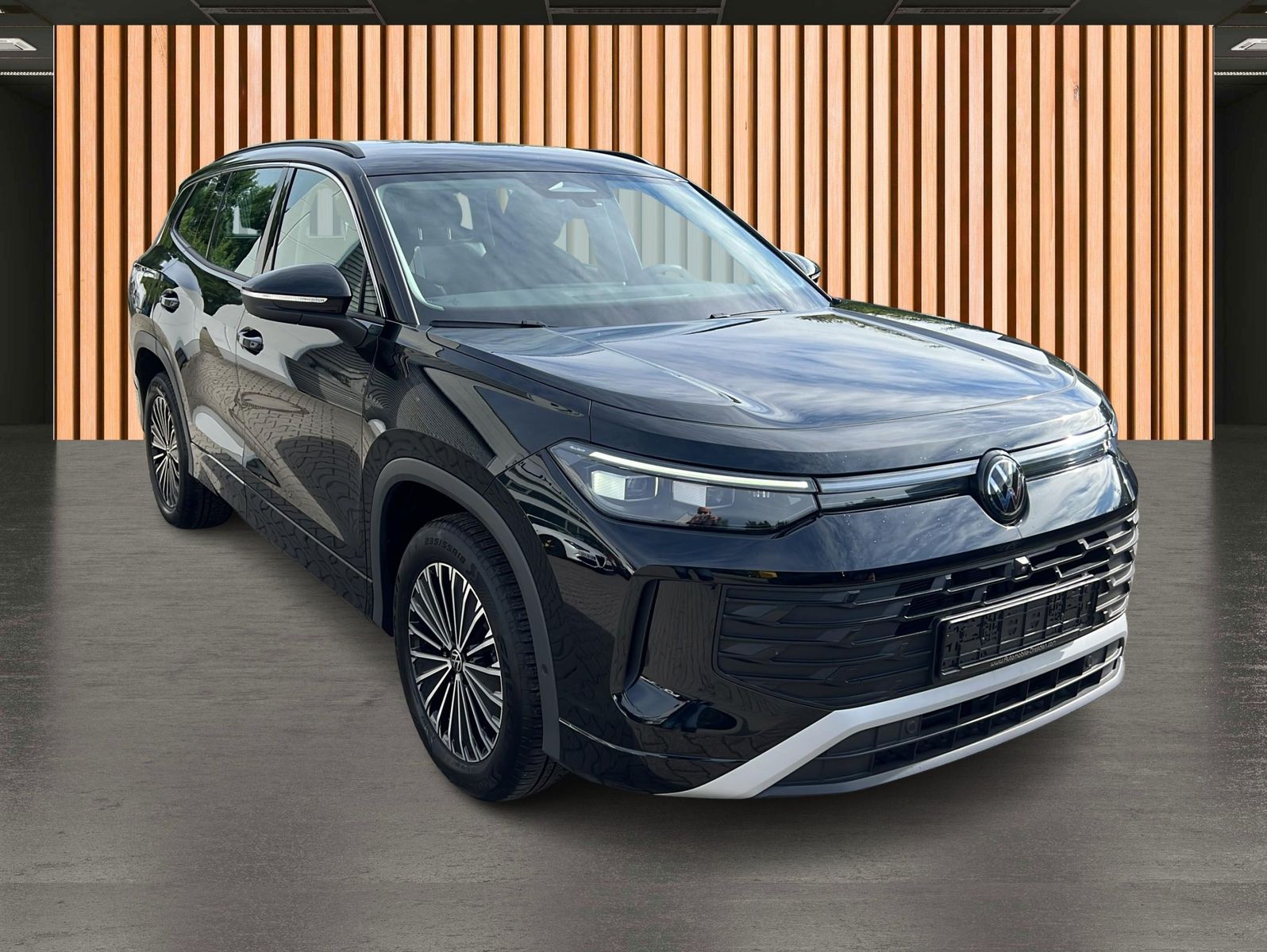Volkswagen Tayron 2025 г. Чёрный, пробег 27191 км