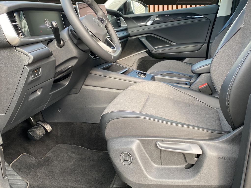 Volkswagen Tayron 2025 г. Чёрный, пробег 26204 км