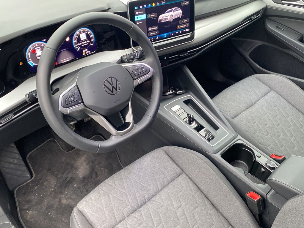 Volkswagen Golf 2025 г. Серебристый, пробег 14904 км