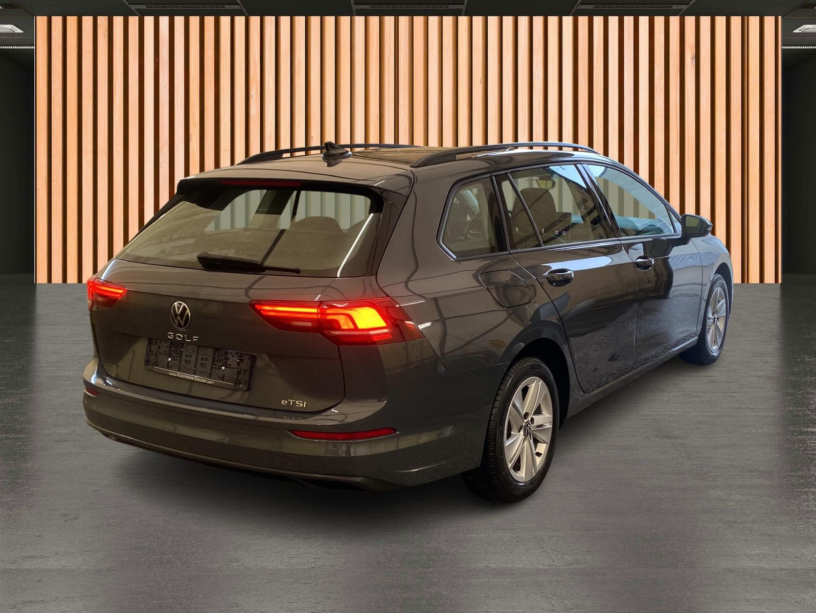 Volkswagen Golf 2025 г. Серый, пробег 25824 км