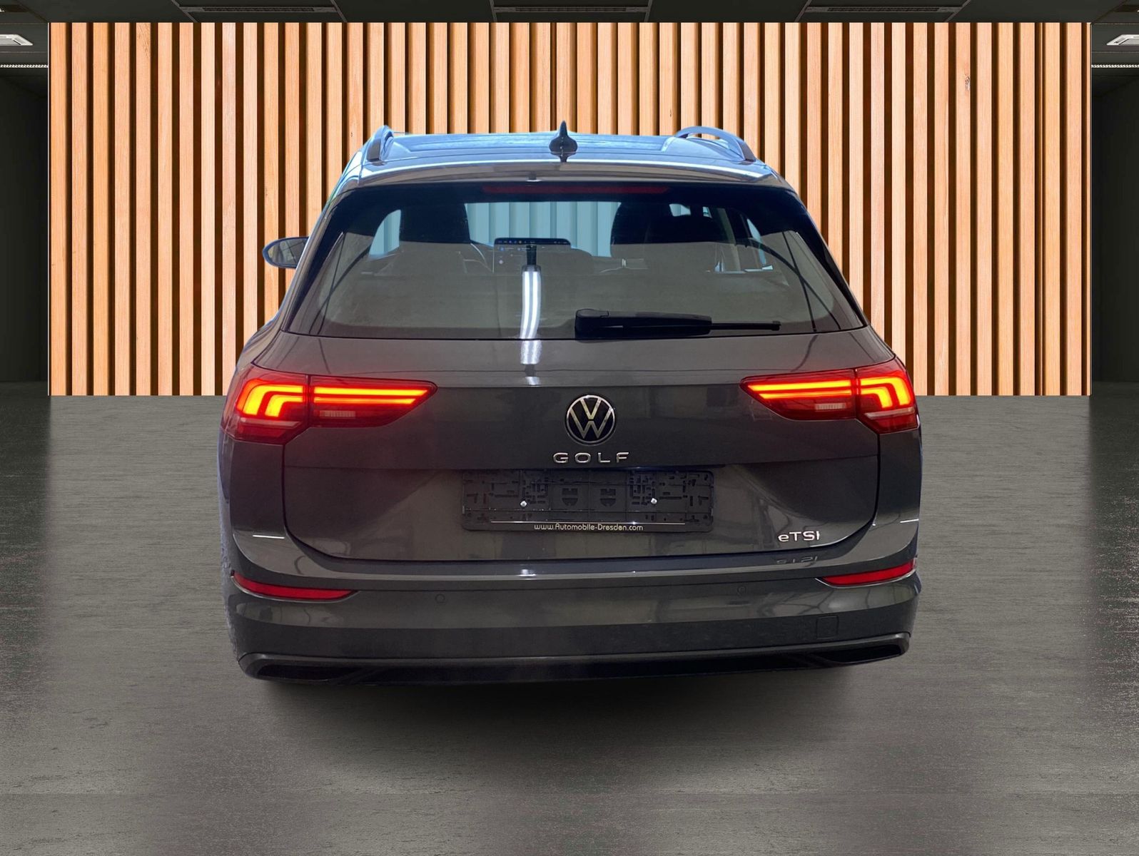 Volkswagen Golf 2025 г. Серый, пробег 25824 км