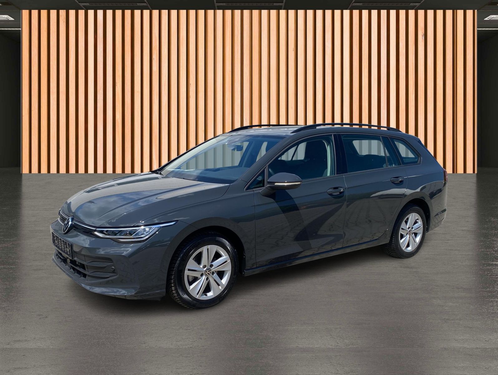 Volkswagen Golf 2024 г. Серый, пробег 17546 км