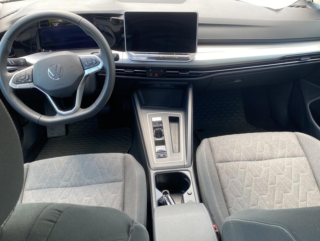 Volkswagen Golf 2024 г. Серый, пробег 17546 км