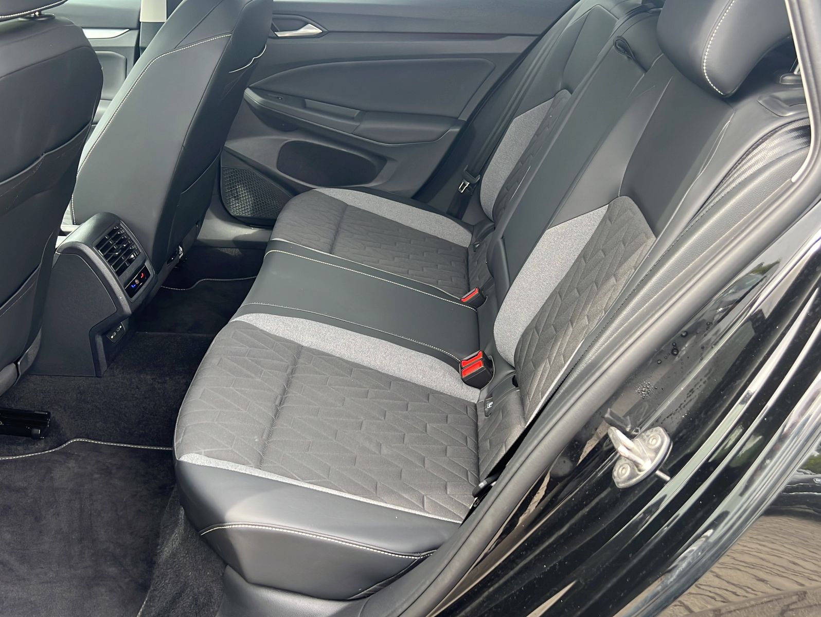 Volkswagen Golf 2025 г. Чёрный, пробег 25032 км