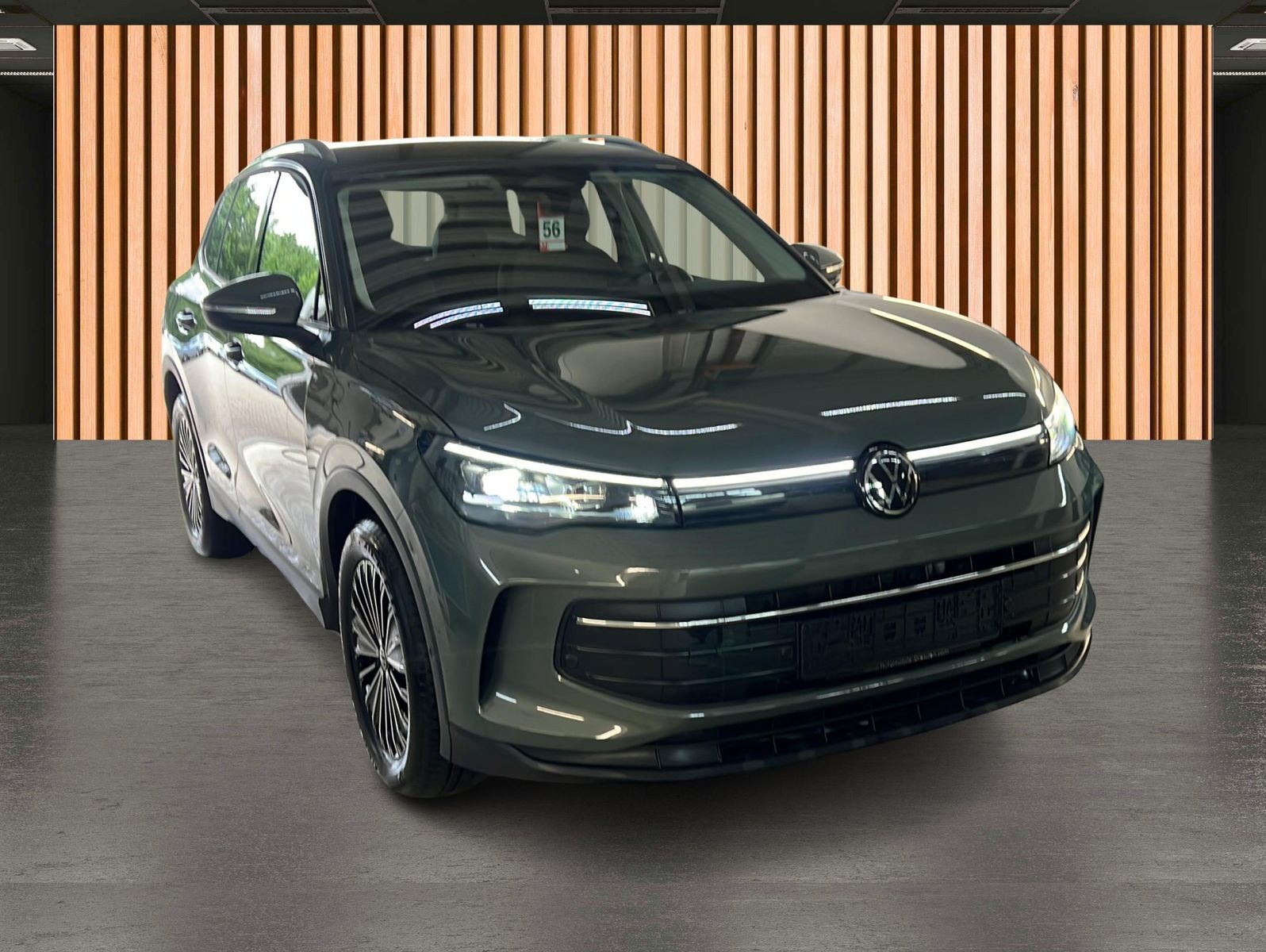 Volkswagen Tiguan 2024 г. Зелёный, пробег 25333 км