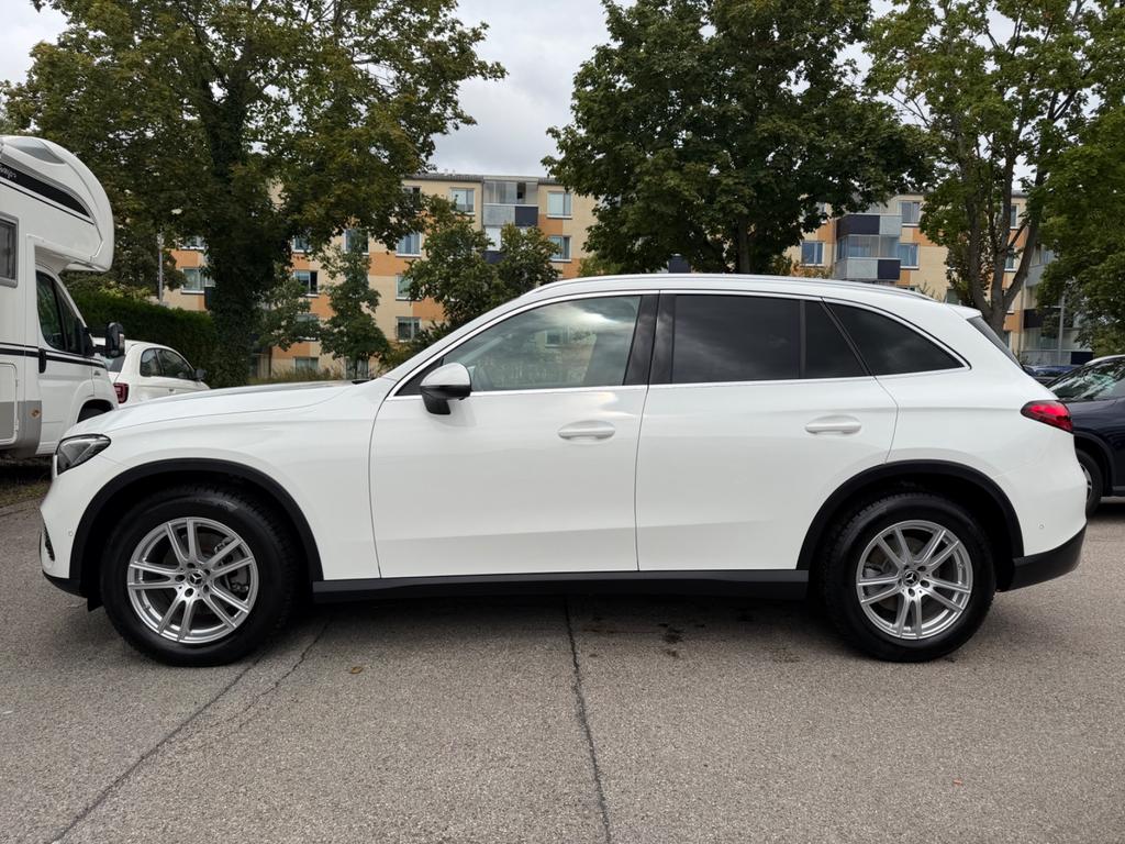 Mercedes-Benz GLC 200 2024 г. Белый, пробег 18480 км