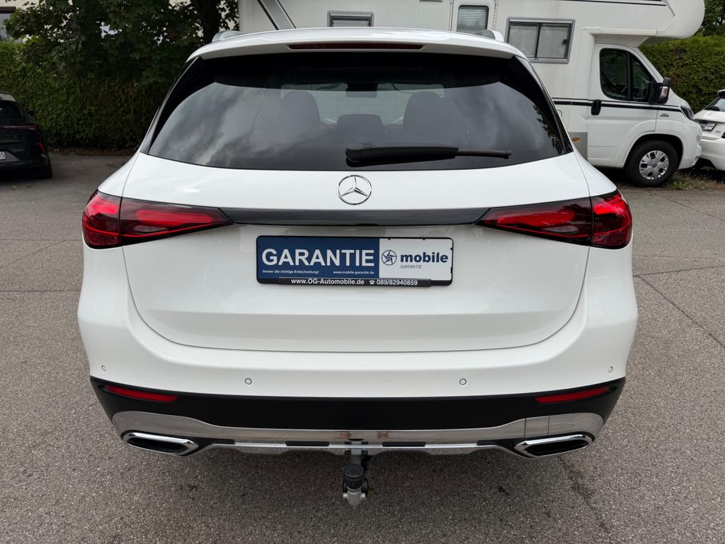Mercedes-Benz GLC 200 2024 г. Белый, пробег 18480 км