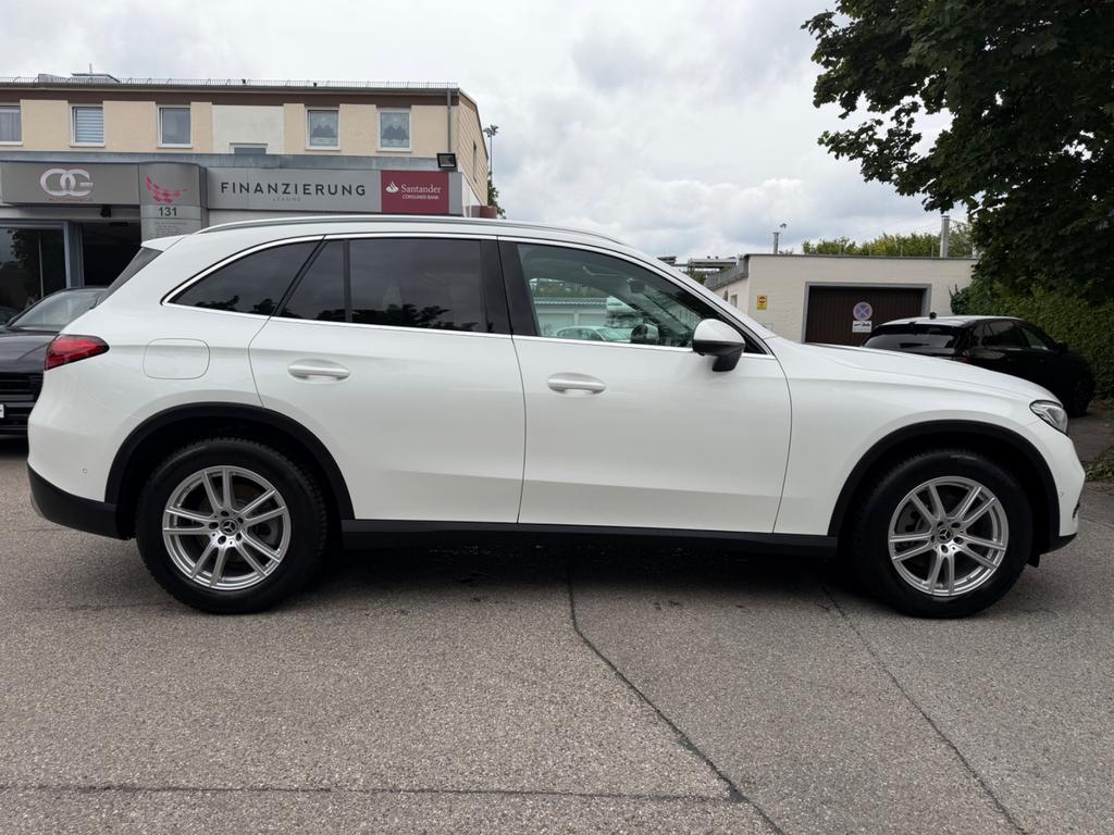 Mercedes-Benz GLC 200 2024 г. Белый, пробег 18480 км