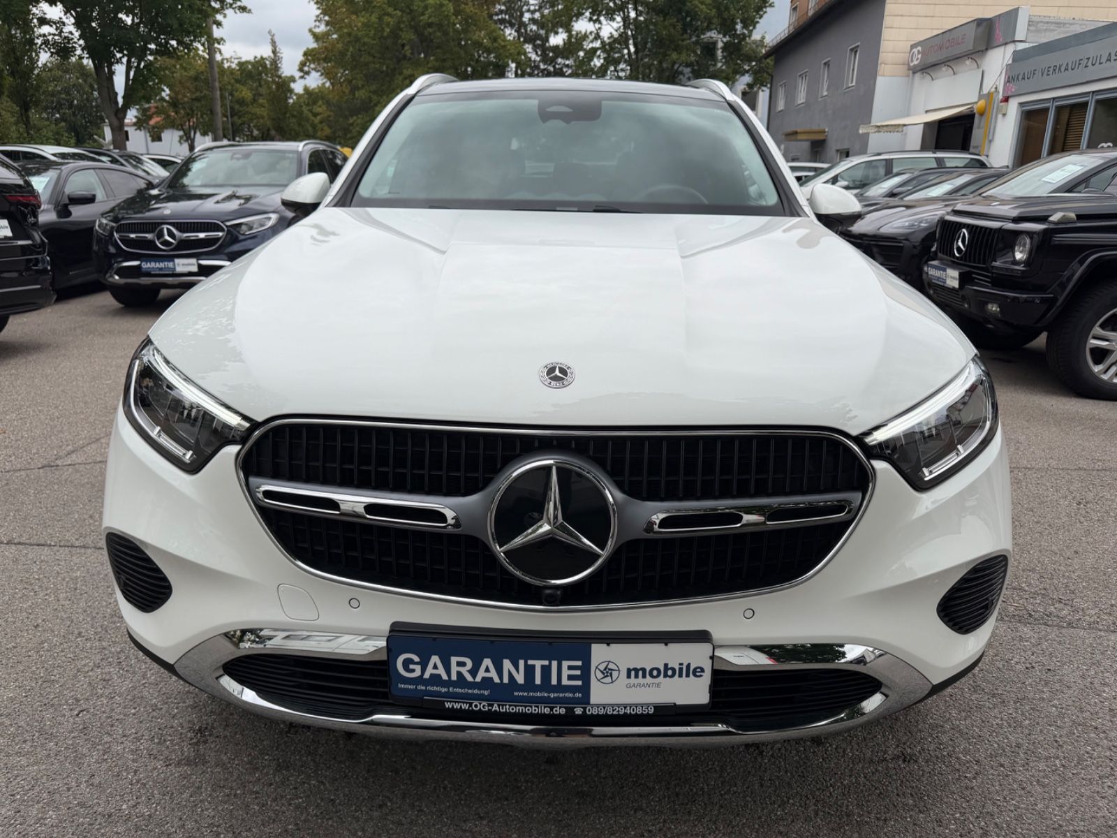 Mercedes-Benz GLC 200 2024 г. Белый, пробег 18480 км