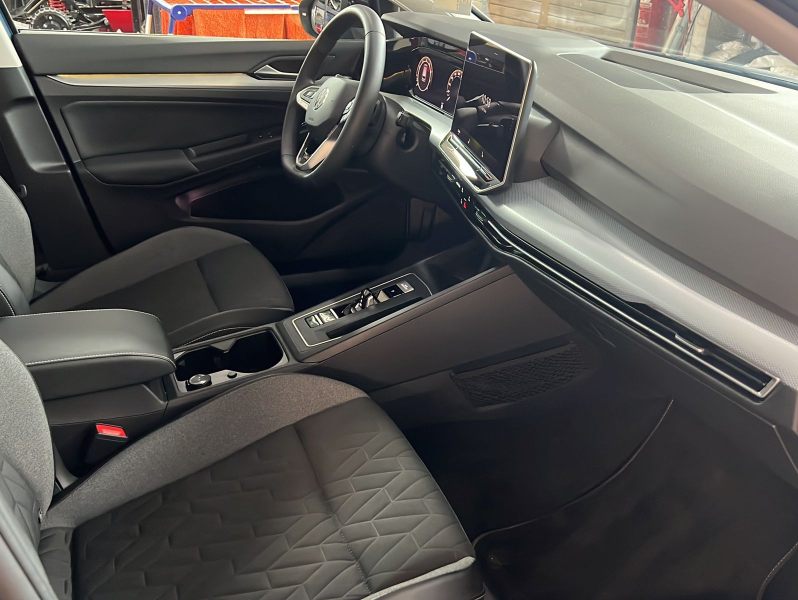 Volkswagen Golf 2025 г. Синий, пробег 27169 км
