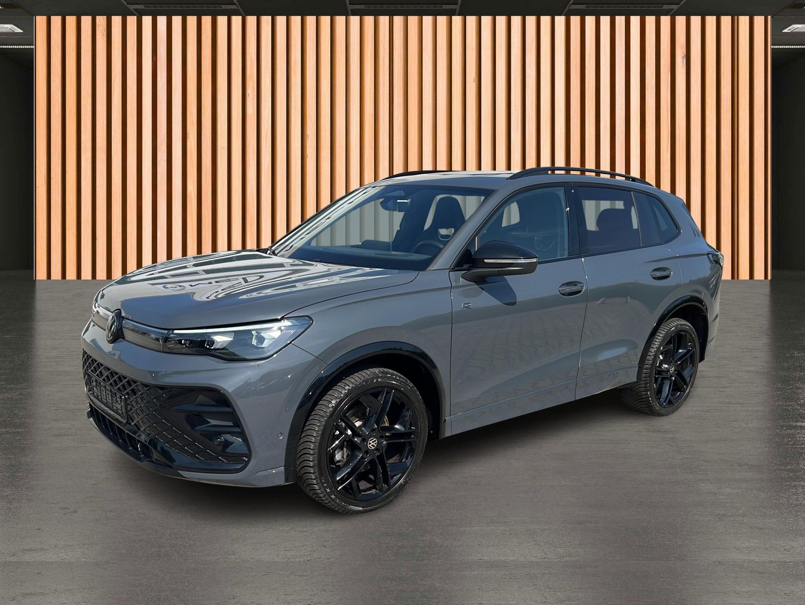 Volkswagen Tiguan 2025 г. Серый, пробег 21785 км