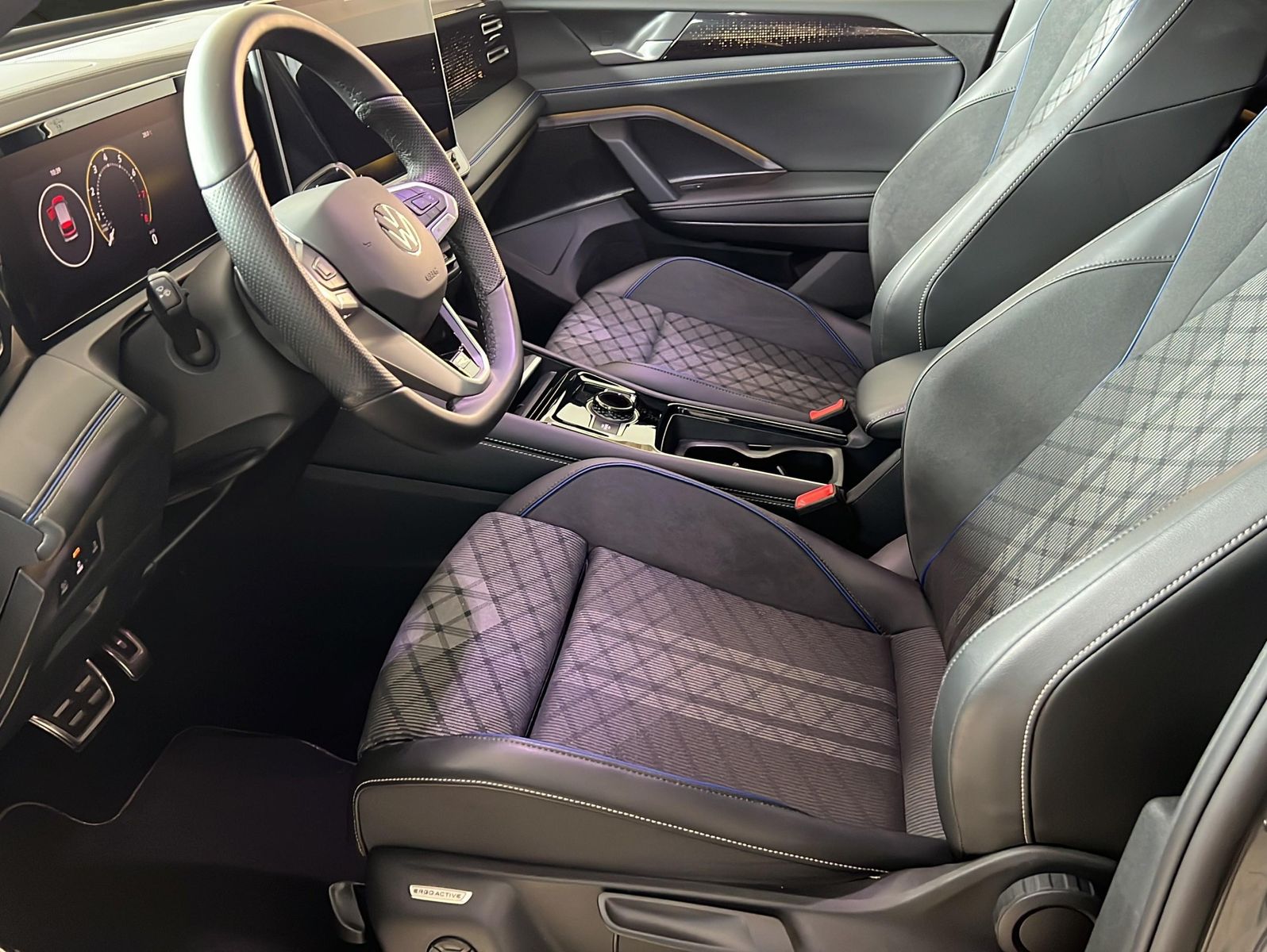 Volkswagen Tiguan 2025 г. Серый, пробег 21785 км