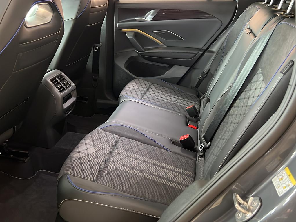 Volkswagen Tiguan 2025 г. Серый, пробег 21785 км