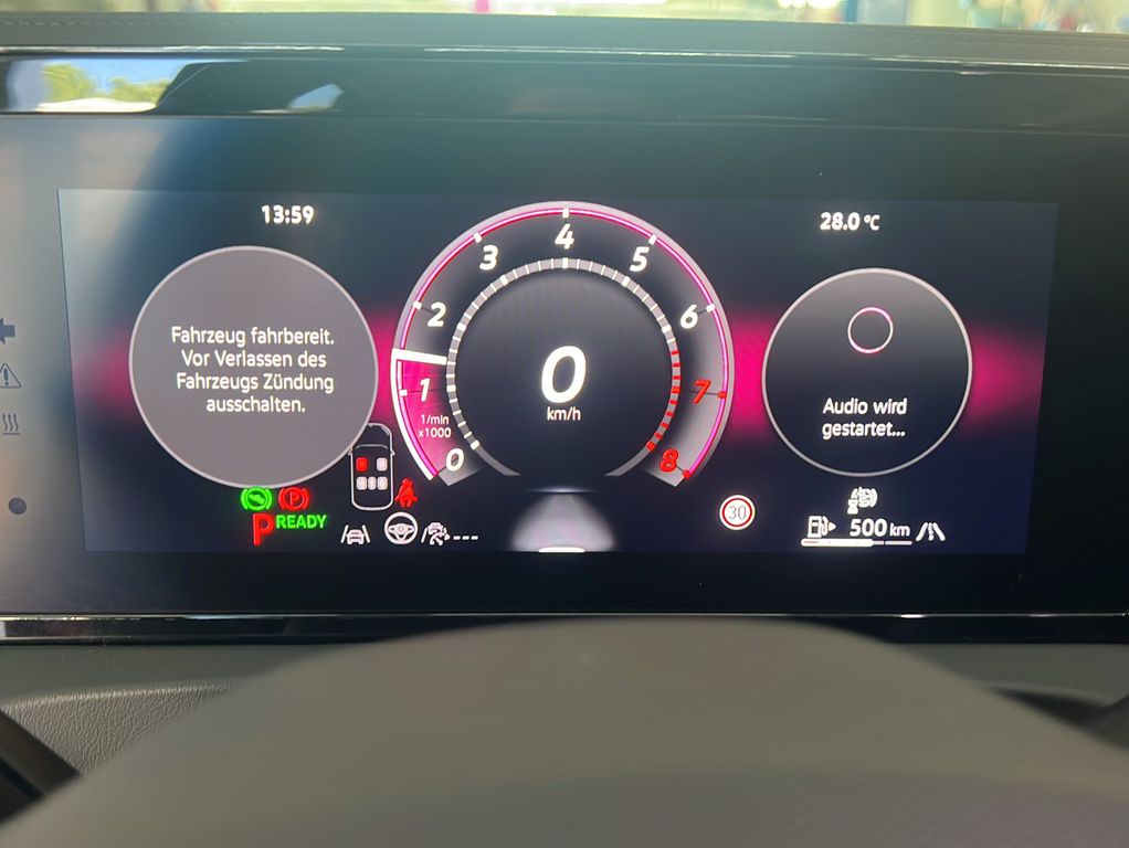 Volkswagen Tiguan 2025 г. Красный, пробег 25301 км