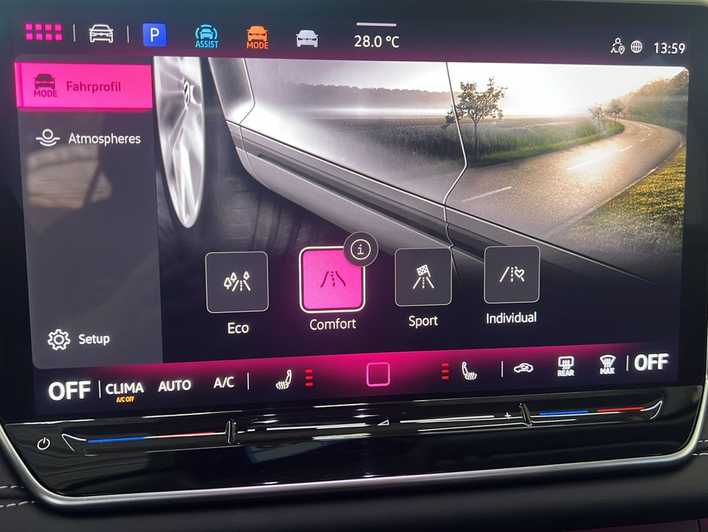 Volkswagen Tiguan 2025 г. Красный, пробег 25301 км