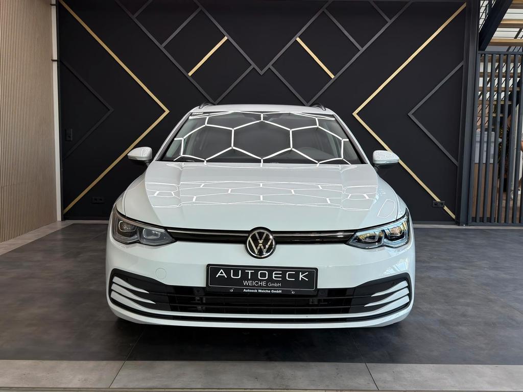 Volkswagen Golf 2022 г. Белый, пробег 48000 км