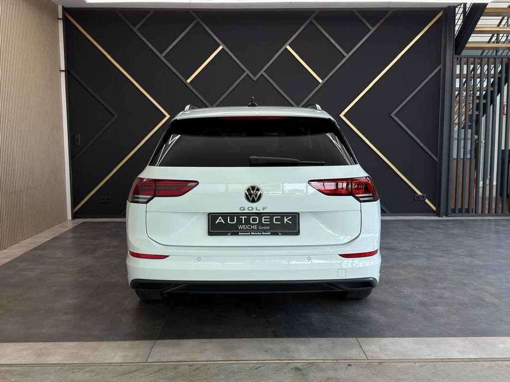 Volkswagen Golf 2022 г. Белый, пробег 48000 км
