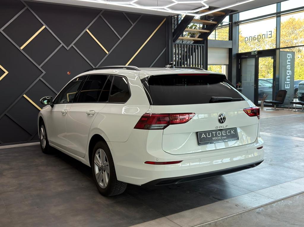 Volkswagen Golf 2022 г. Белый, пробег 48000 км