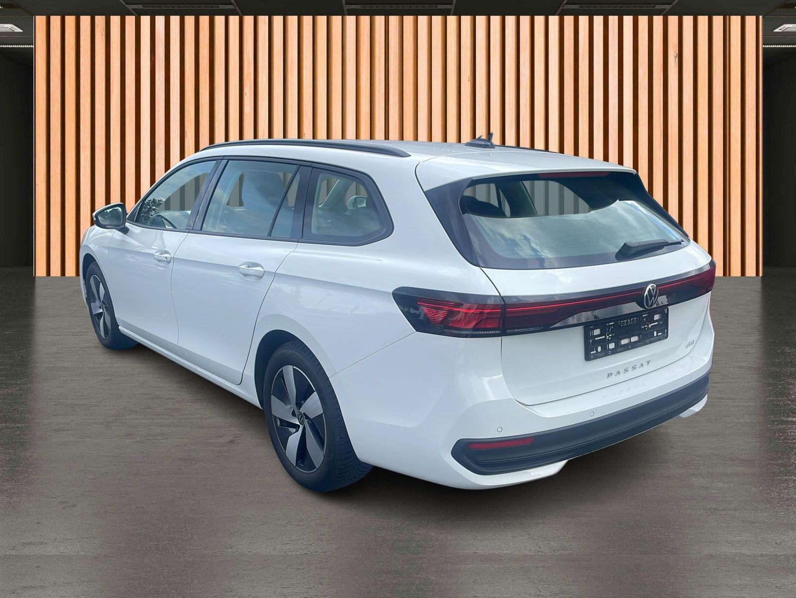 Volkswagen PASSAT VARIANT 2025 г. Белый, пробег 29673 км
