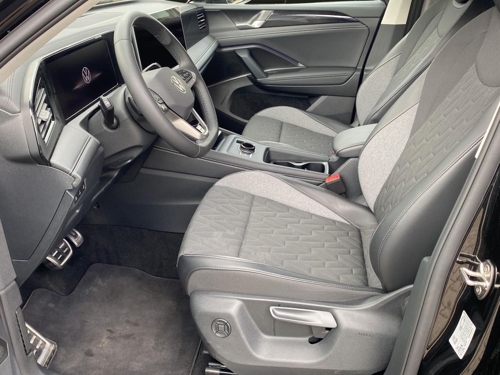 Volkswagen Tiguan 2025 г. Чёрный, пробег 27516 км