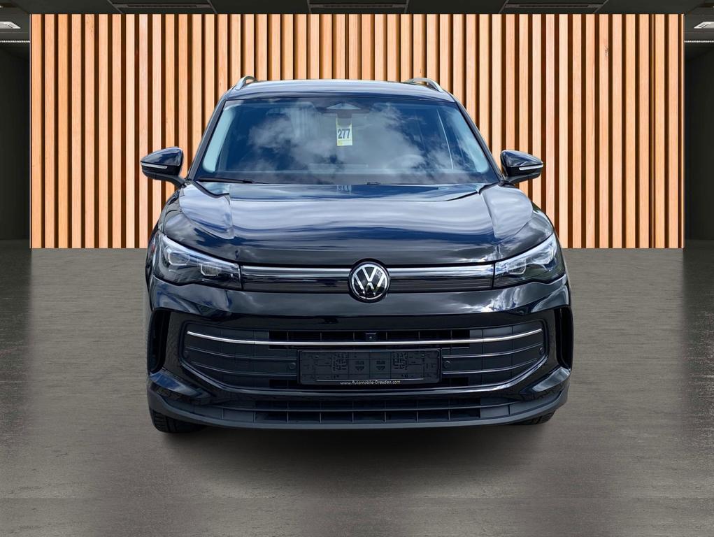 Volkswagen Tiguan 2025 г. Чёрный, пробег 27516 км