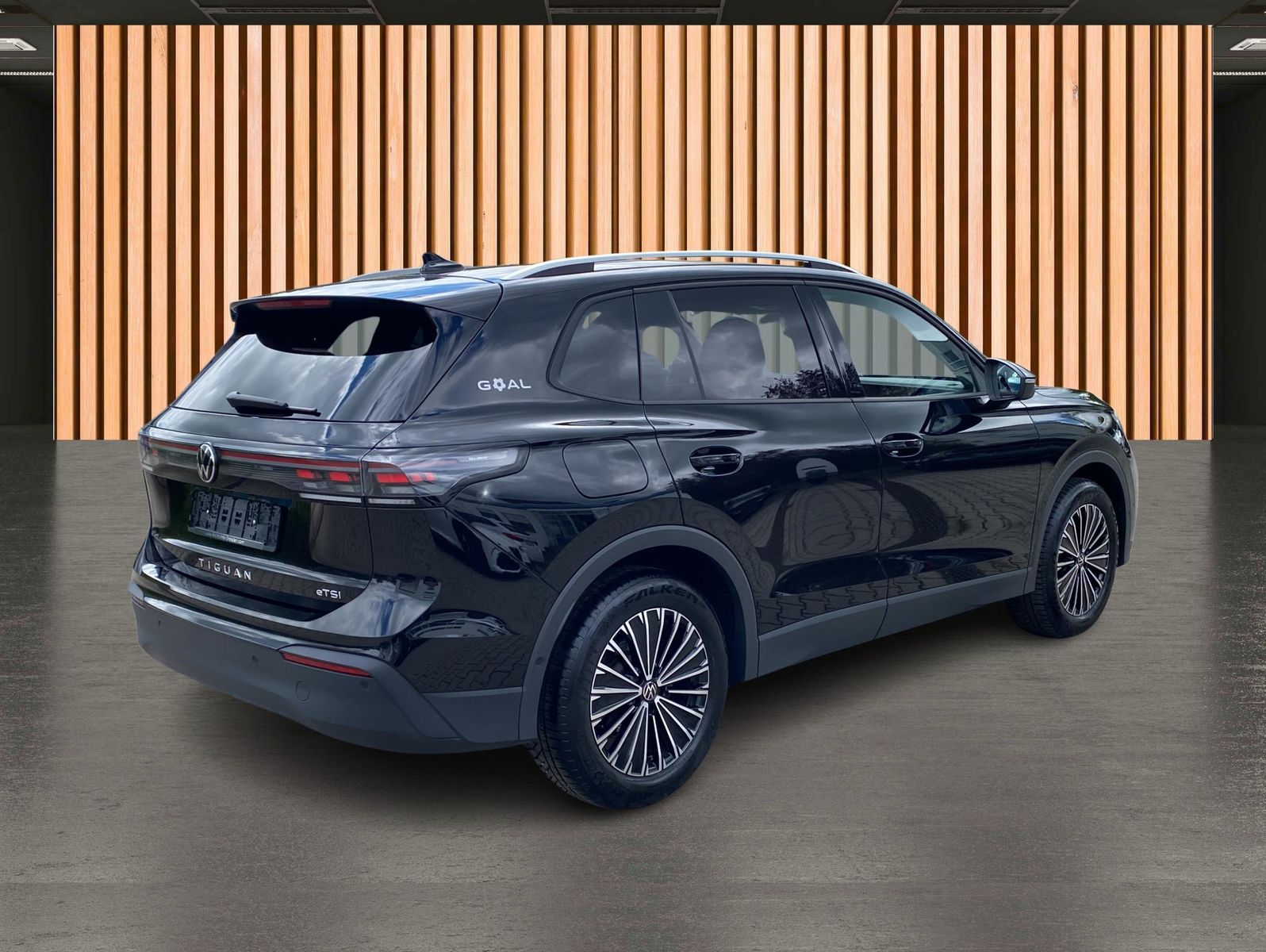 Volkswagen Tiguan 2025 г. Чёрный, пробег 27516 км