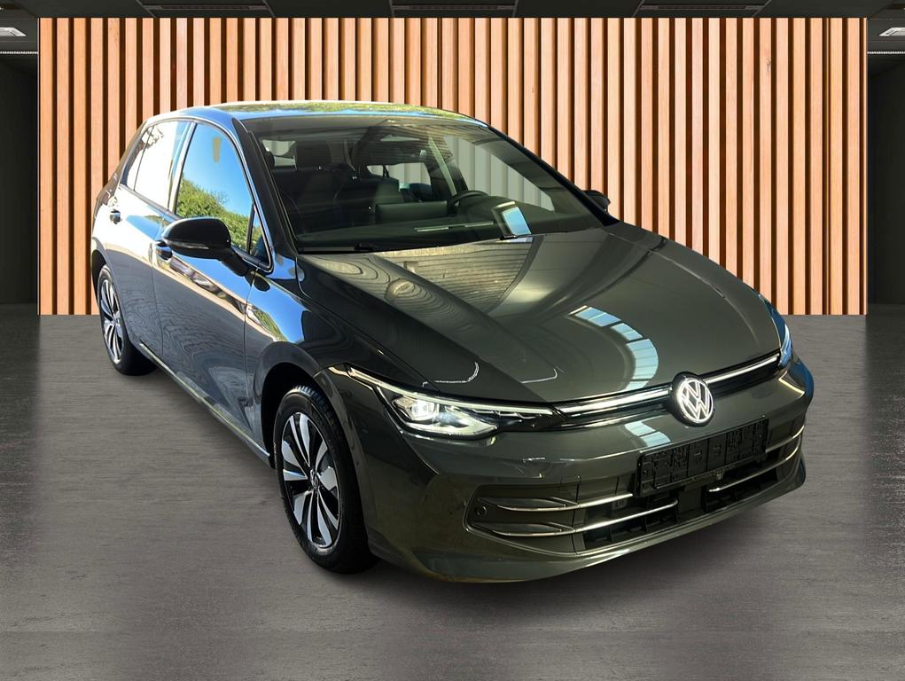 Volkswagen Golf 2025 г. Серый, пробег 23056 км