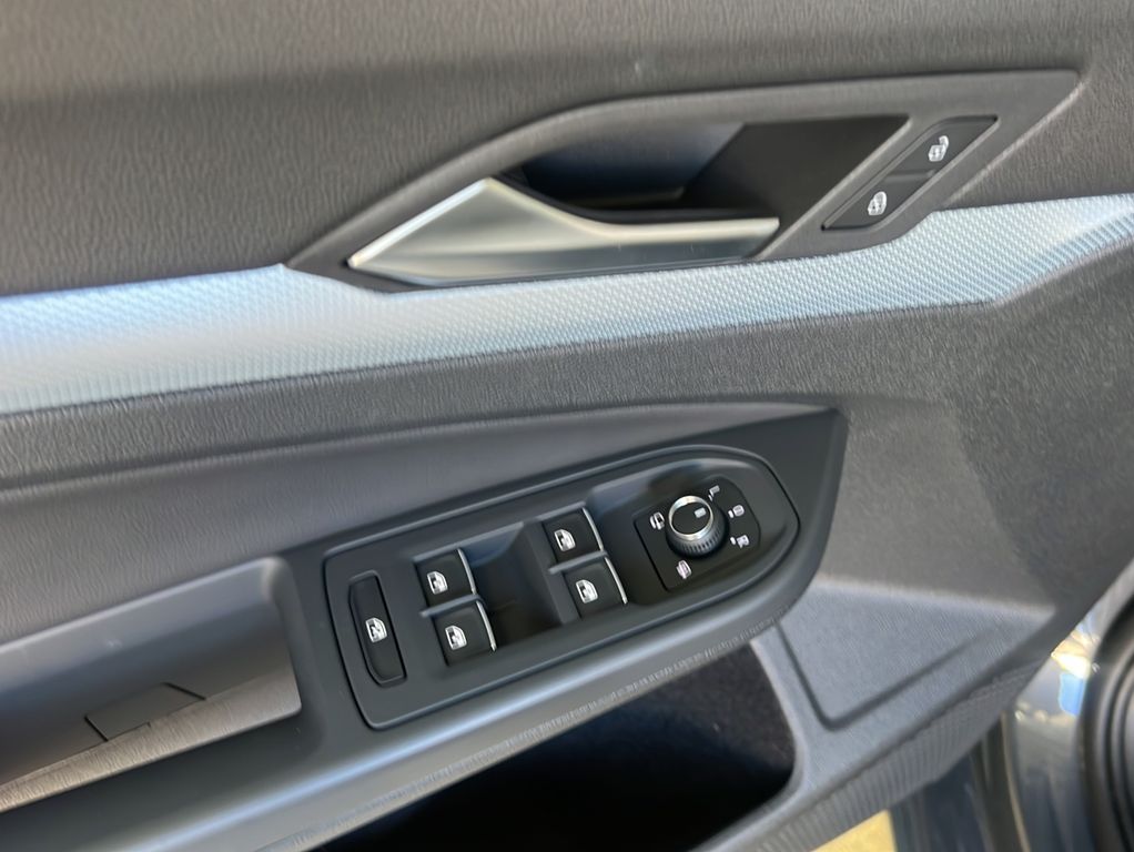 Volkswagen Golf 2025 г. Серый, пробег 23056 км