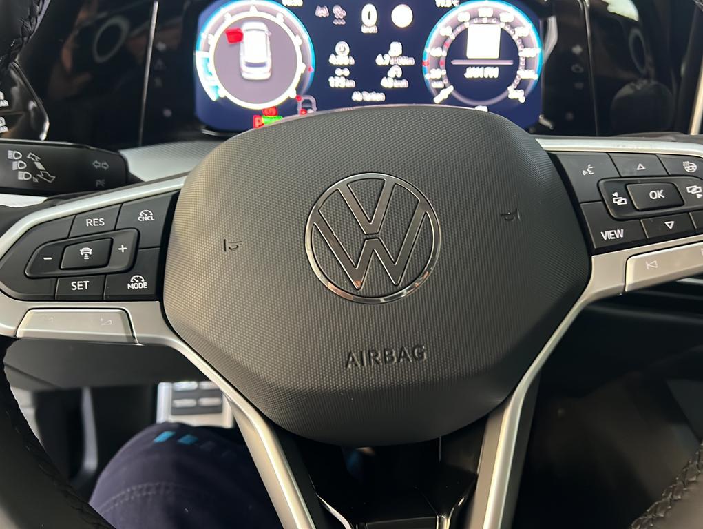 Volkswagen Golf 2025 г. Серый, пробег 16012 км