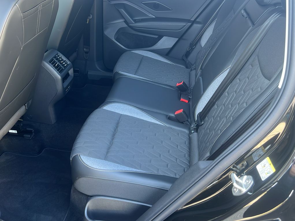 Volkswagen Tiguan 2025 г. Чёрный, пробег 25583 км