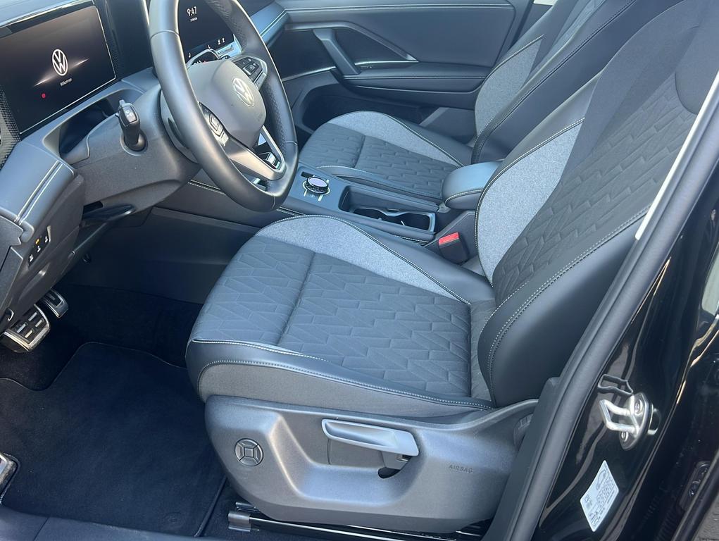 Volkswagen Tiguan 2025 г. Чёрный, пробег 25583 км