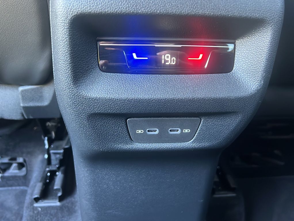 Volkswagen Tiguan 2025 г. Чёрный, пробег 25583 км