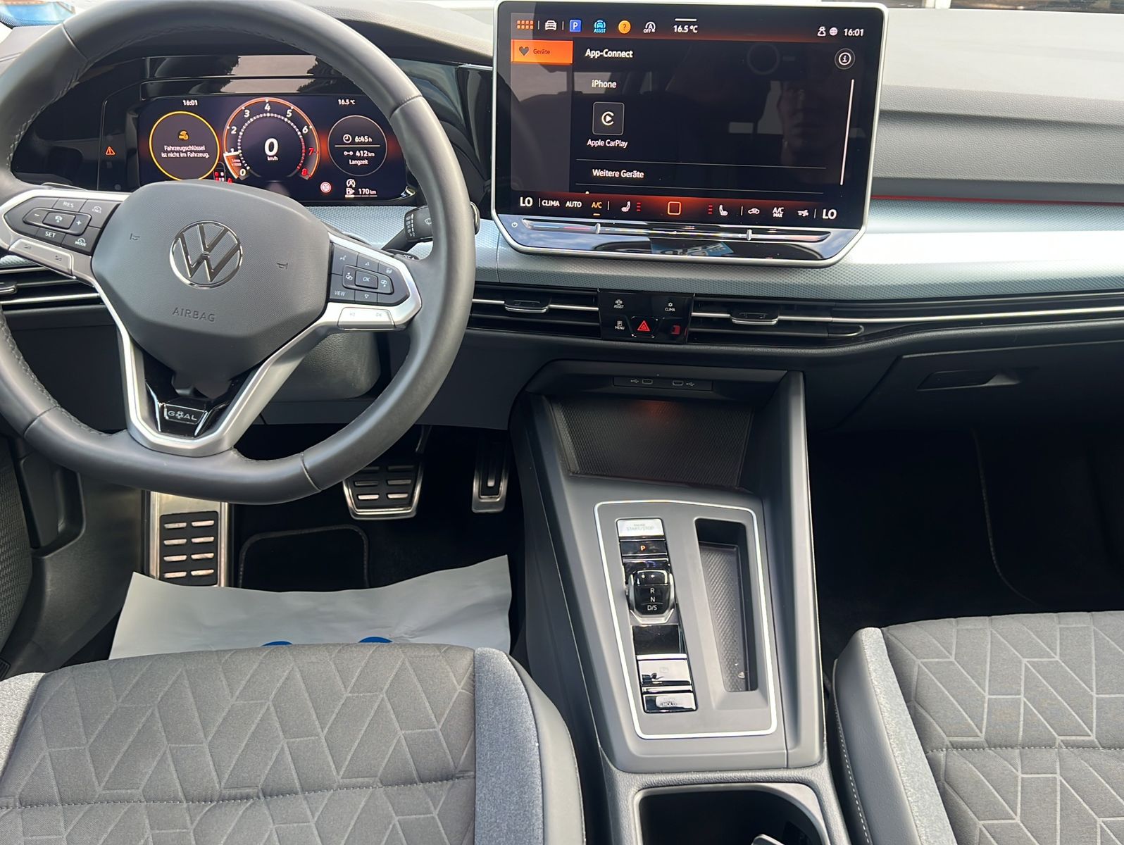 Volkswagen Golf 2025 г. Чёрный, пробег 25250 км