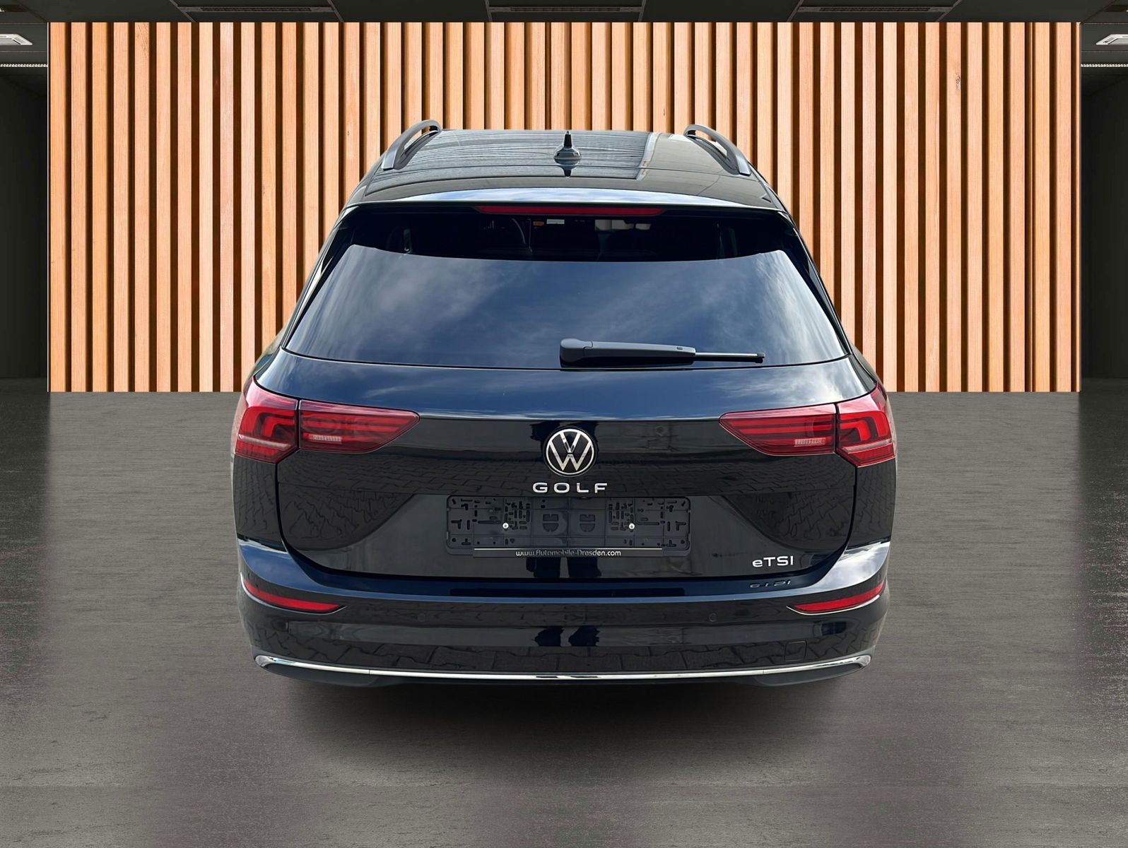 Volkswagen Golf 2025 г. Чёрный, пробег 25250 км