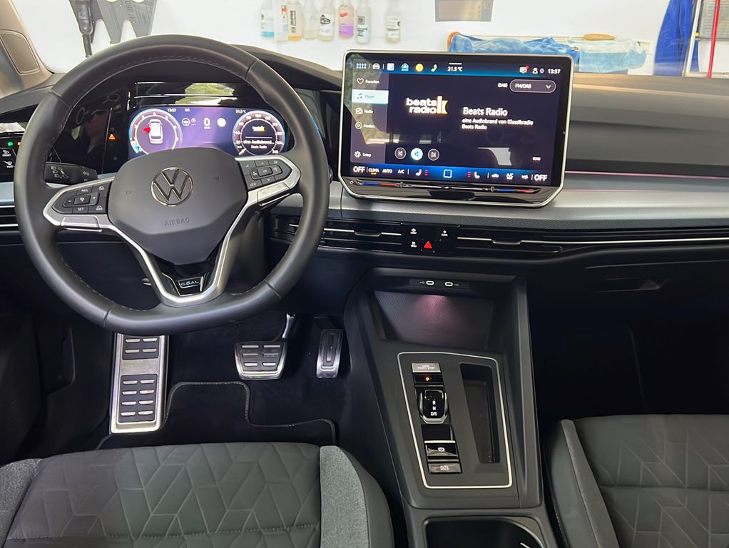 Volkswagen Golf 2025 г. Чёрный, пробег 22786 км