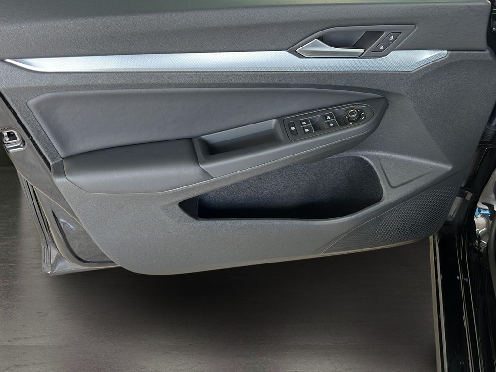 Volkswagen Golf 2025 г. Чёрный, пробег 22786 км