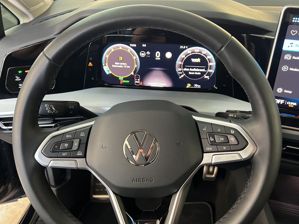 Volkswagen Golf 2025 г. Чёрный, пробег 22786 км