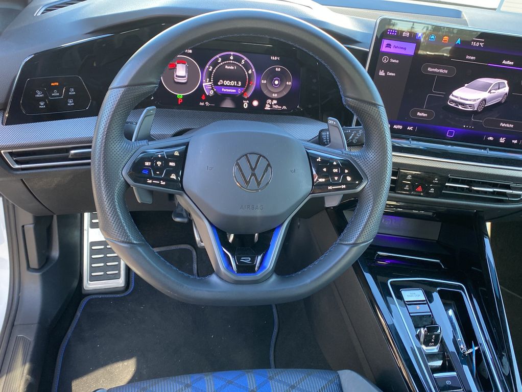 Volkswagen Golf 2025 г. Белый, пробег 19805 км