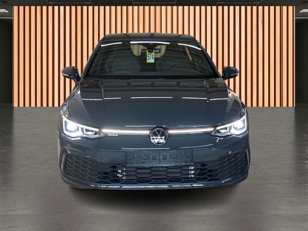 Volkswagen Golf 2024 г. Серый, пробег 8850 км