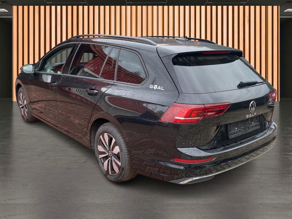 Volkswagen Golf 2025 г. Красный, пробег 21688 км
