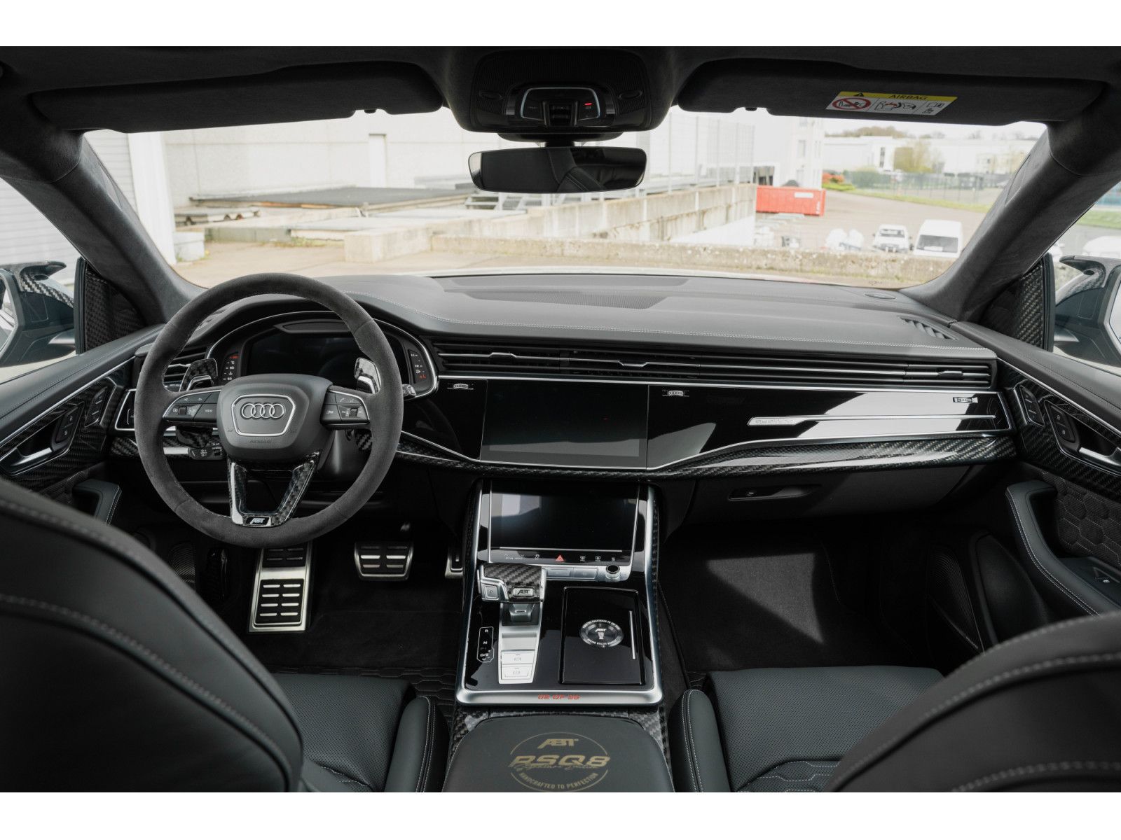Audi RSQ8 2023 г. Чёрный, пробег 42000 км