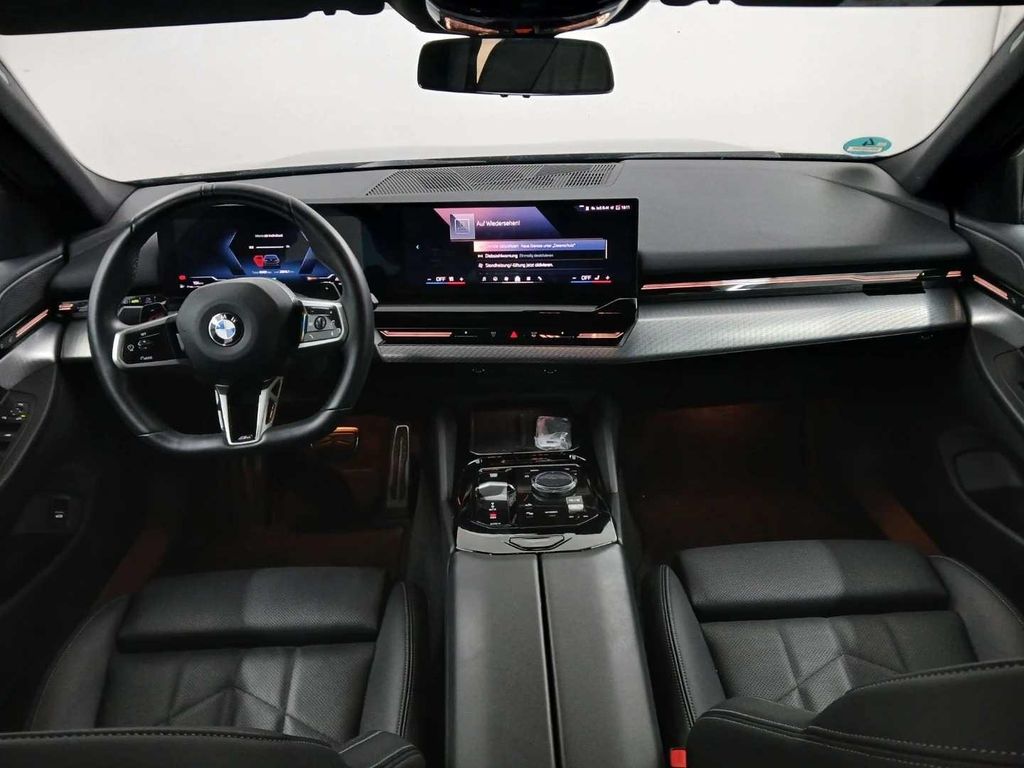 BMW 520 2024 г. Чёрный, пробег 43500 км