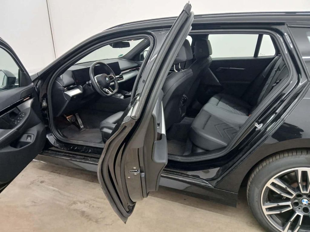 BMW 520 2024 г. Чёрный, пробег 43500 км