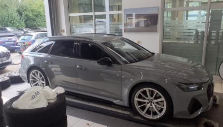 Audi RS6 2023 г. Серый, пробег 48350 км