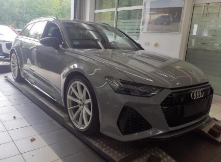 Audi RS6 2023 г. Серый, пробег 48350 км