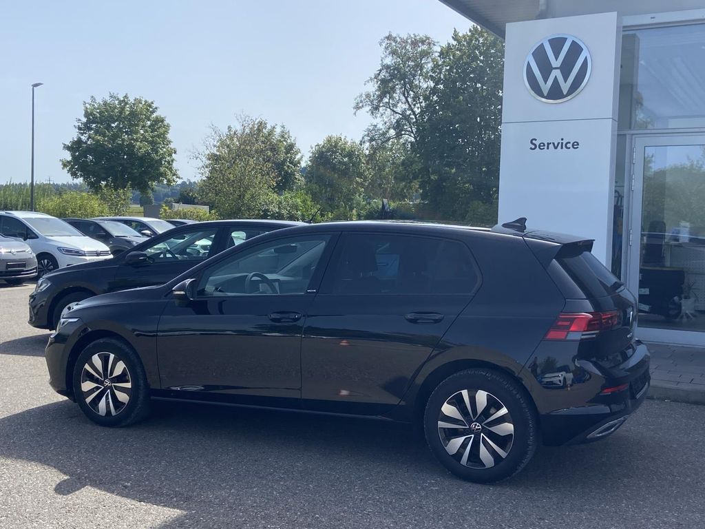Volkswagen Golf 2023 г. Чёрный, пробег 28015 км