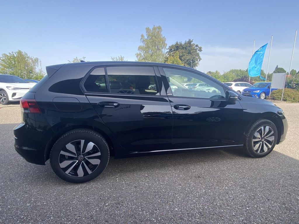 Volkswagen Golf 2023 г. Чёрный, пробег 28015 км