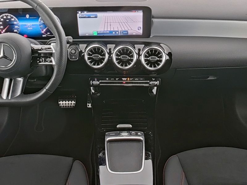 Mercedes-Benz A 200 2025 г. Серебристый, пробег 25673 км