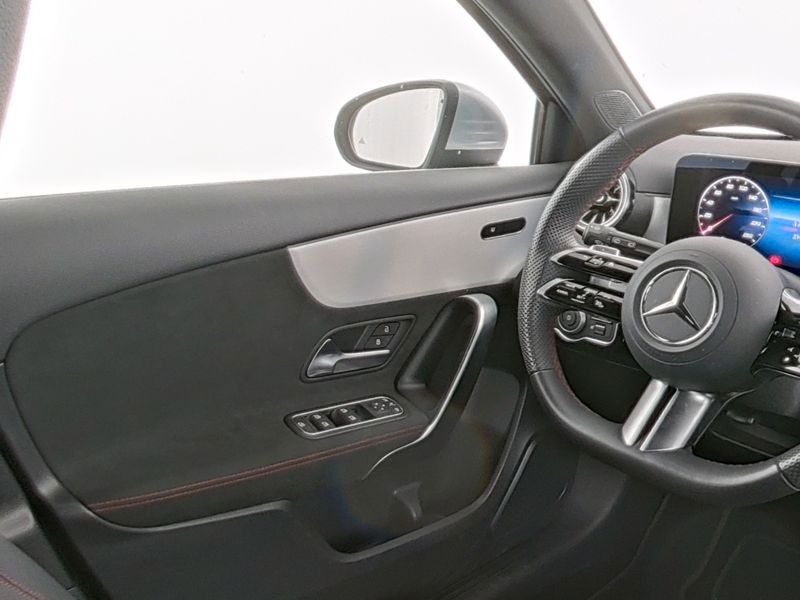 Mercedes-Benz A 200 2025 г. Серебристый, пробег 25673 км