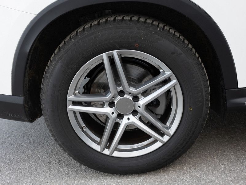 Mercedes-Benz GLC 300 2025 г. Белый, пробег 4218 км